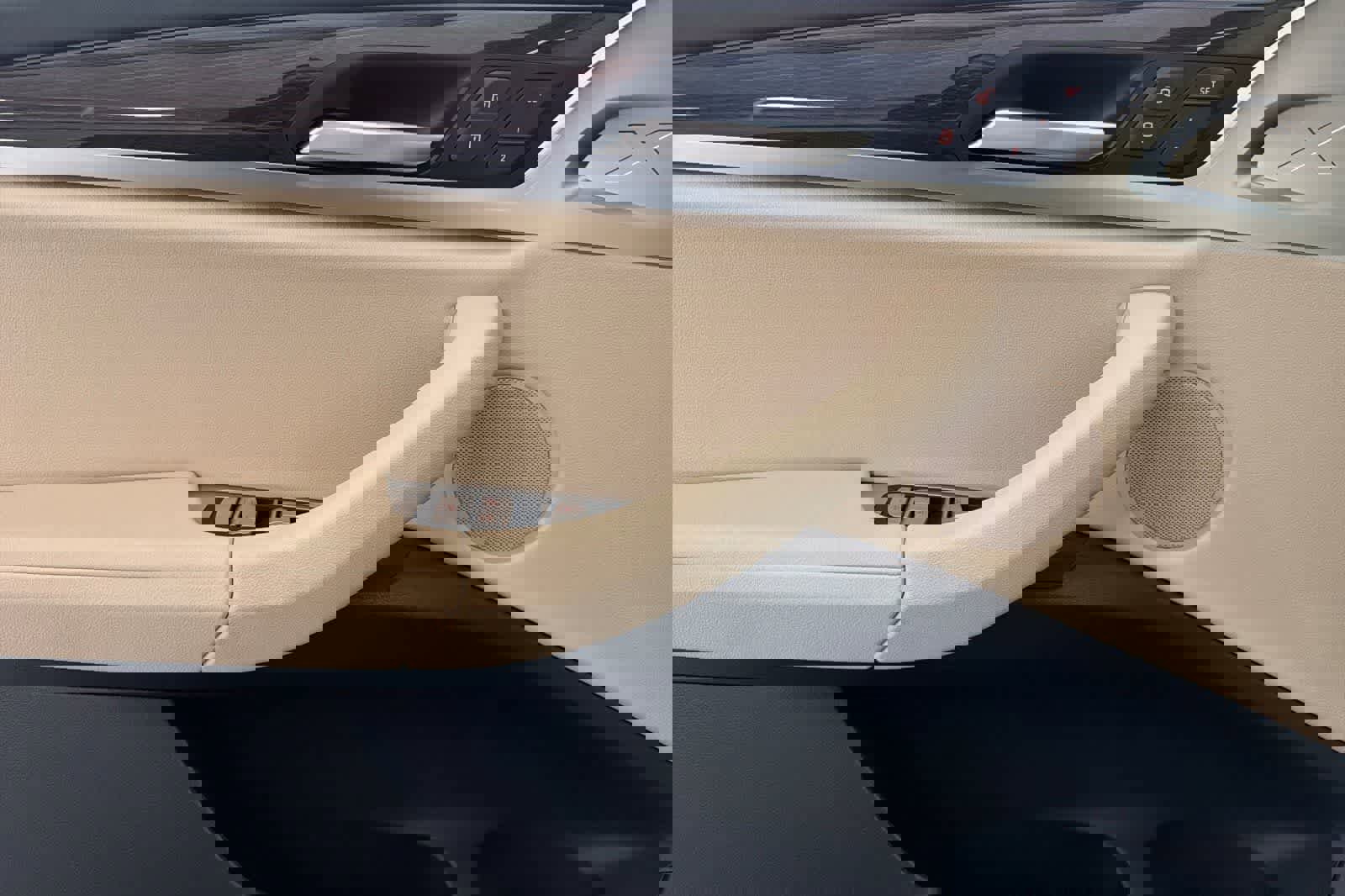 Used 2023 BMW X3 sDrive30i w/ Convenience Package image 12