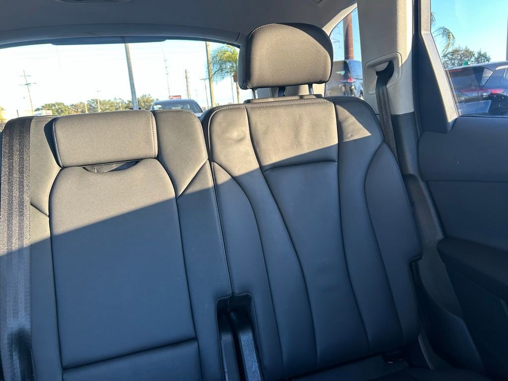 Used 2023 Audi Q7 2.0T Premium w/ Towing Package image 14