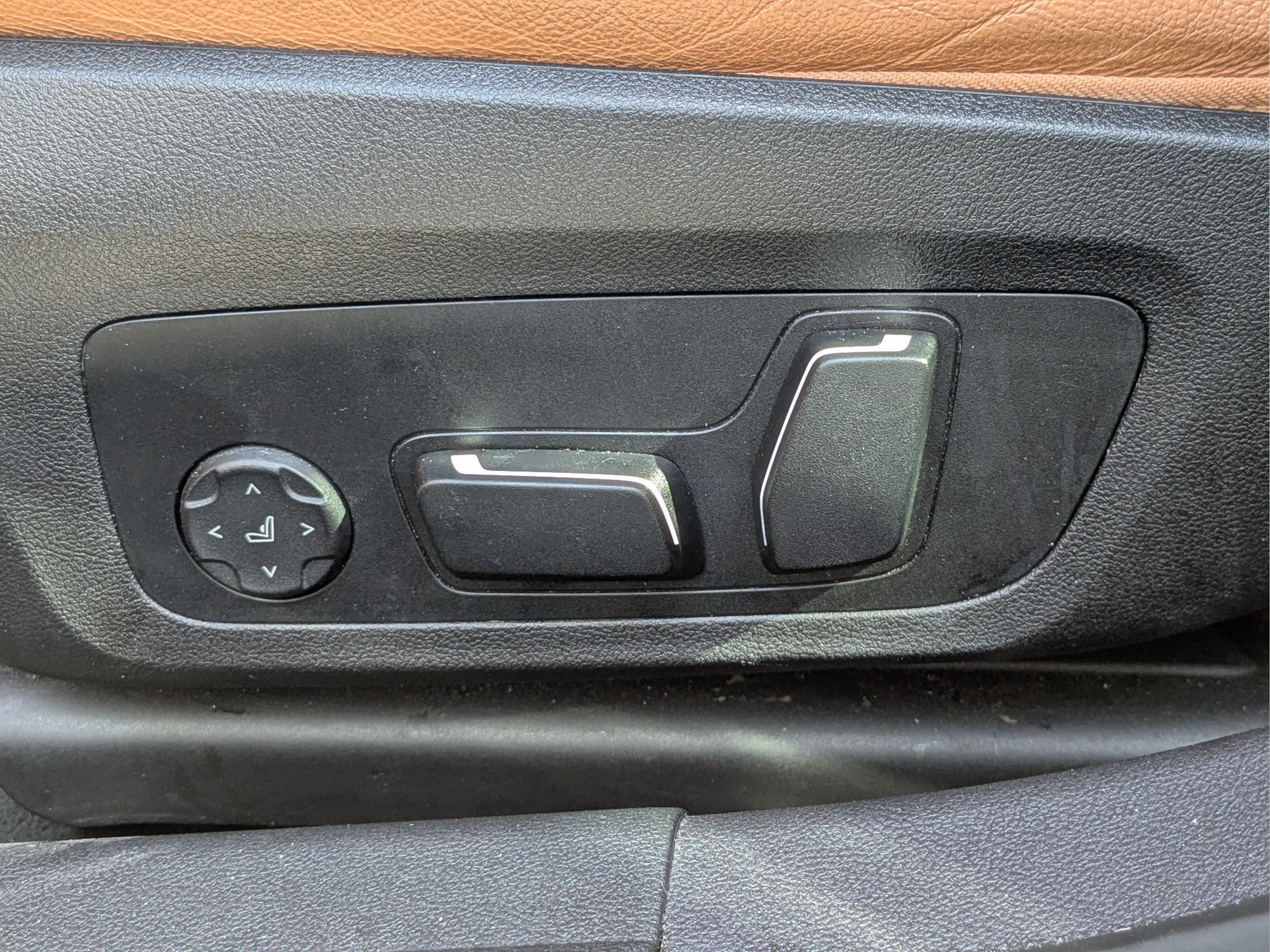Used 2025 BMW 330i Sedan RWD image 21