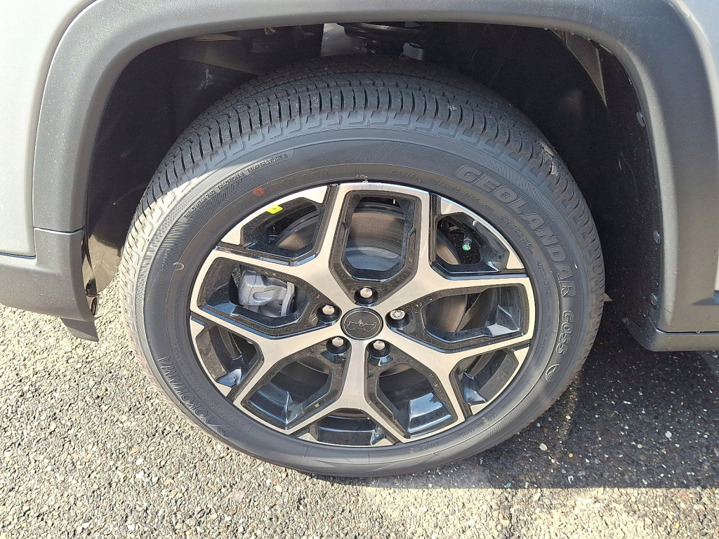 New 2026 Jeep Compass Limited image 4