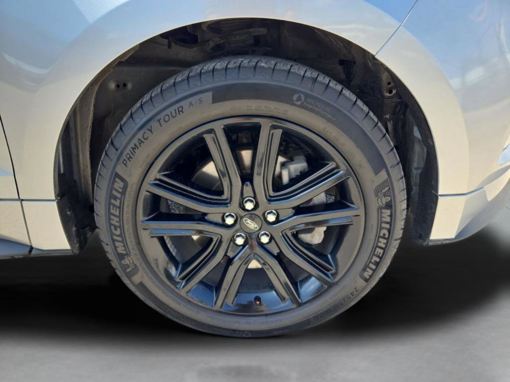 Used 2021 Ford Edge ST-Line image 32