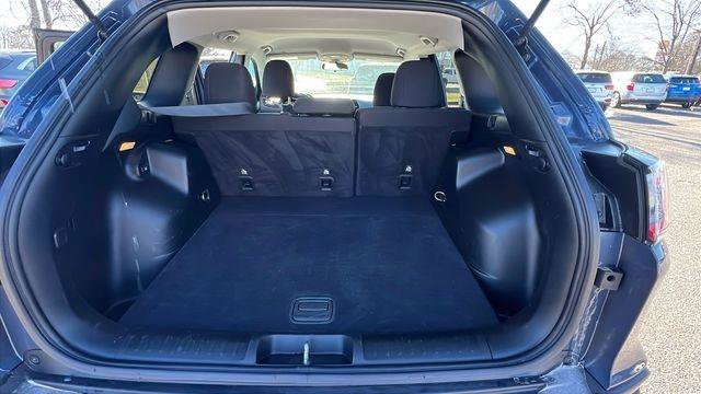 Used 2019 Jeep Cherokee Latitude w/ Cold Weather Group image 10