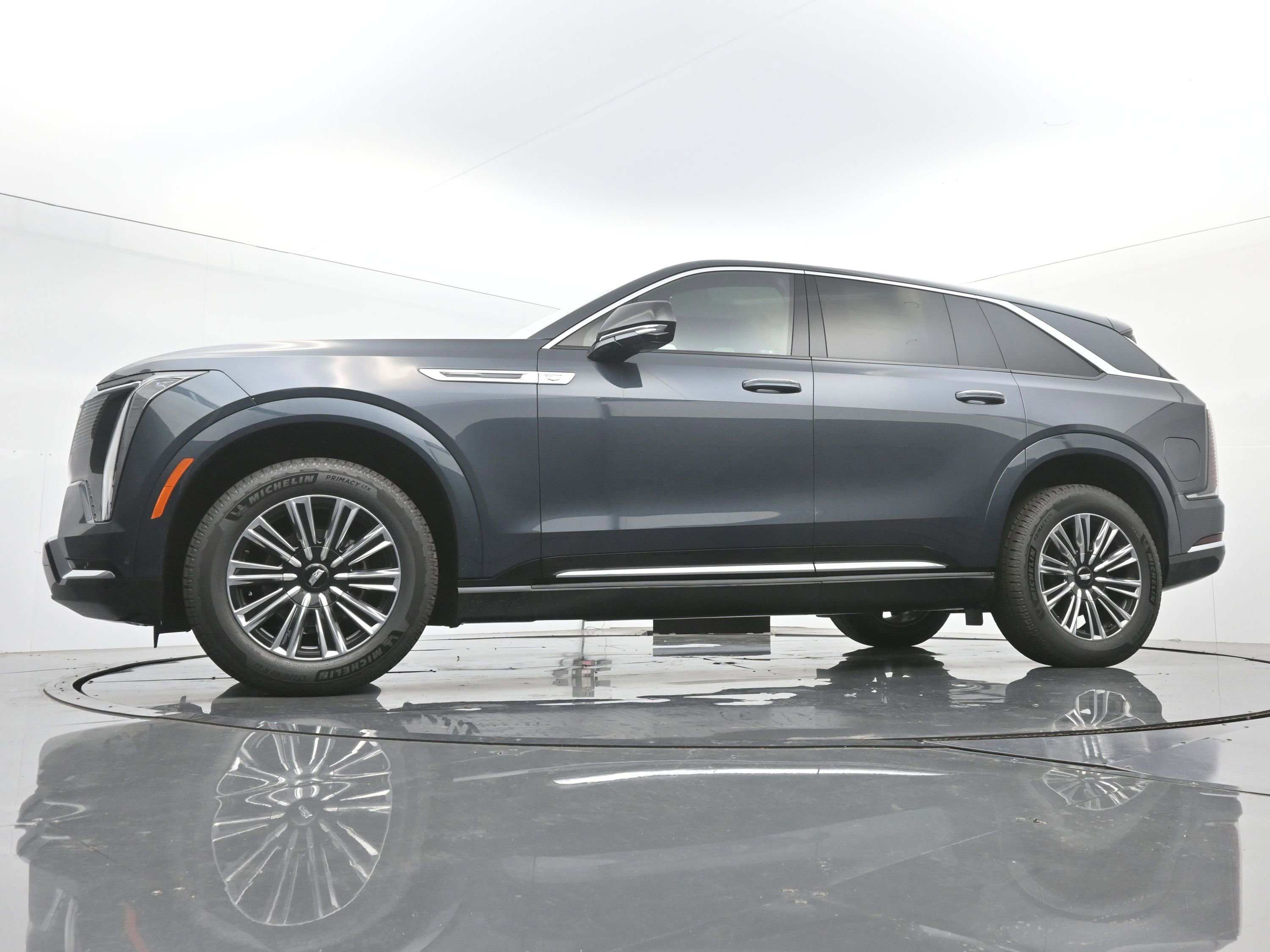 New 2026 Cadillac Escalade IQ Luxury 1 w/ LPO, Floor Liner Package image 16