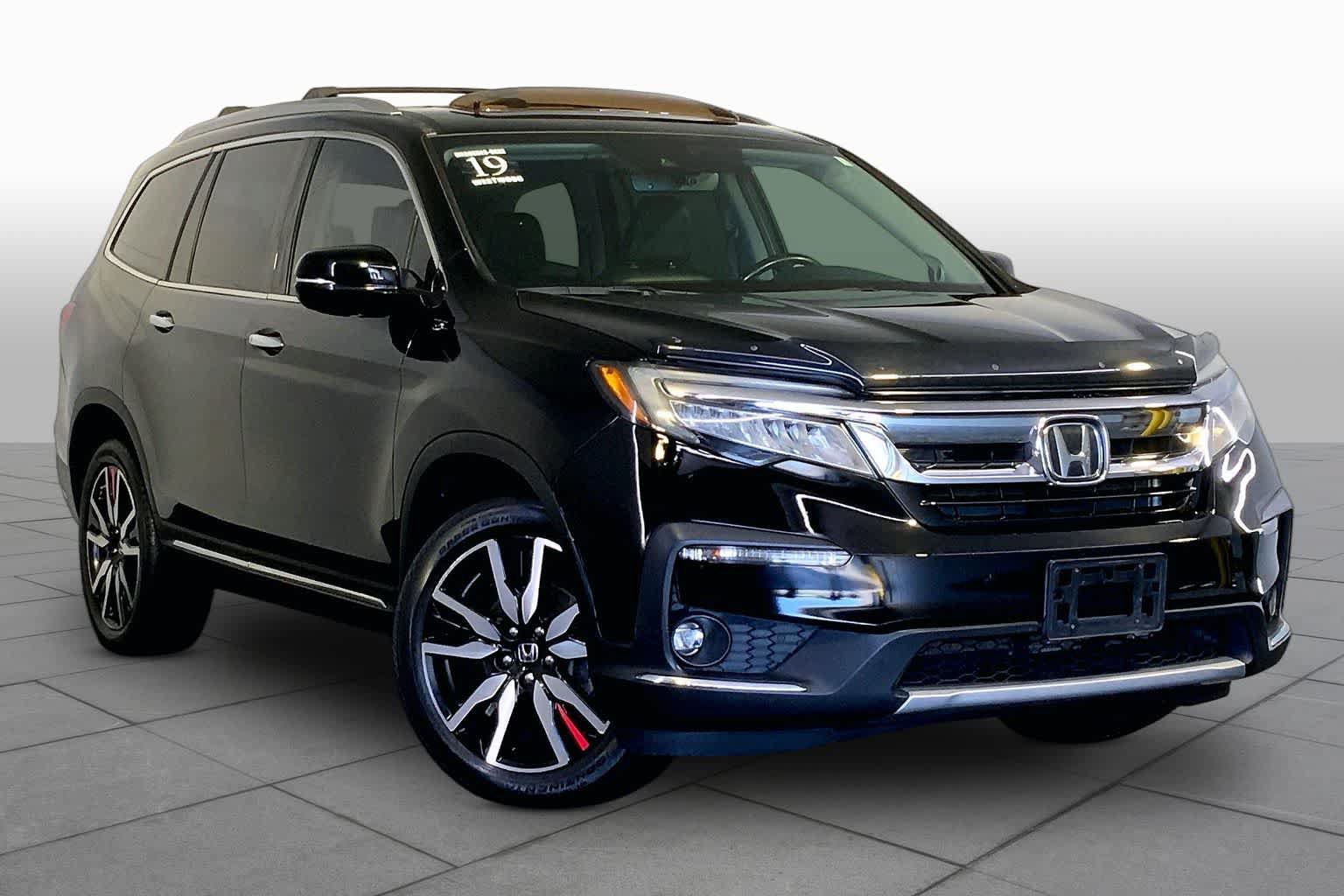 Used 2019 Honda Pilot Touring image 3