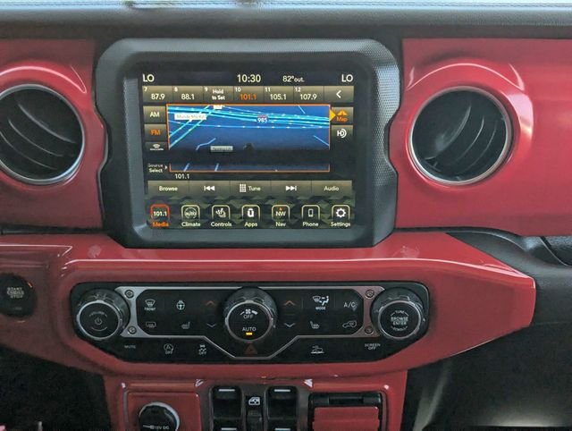 Used 2023 Jeep Gladiator Overland w/ Cold Weather Group AWD/4WD image 18