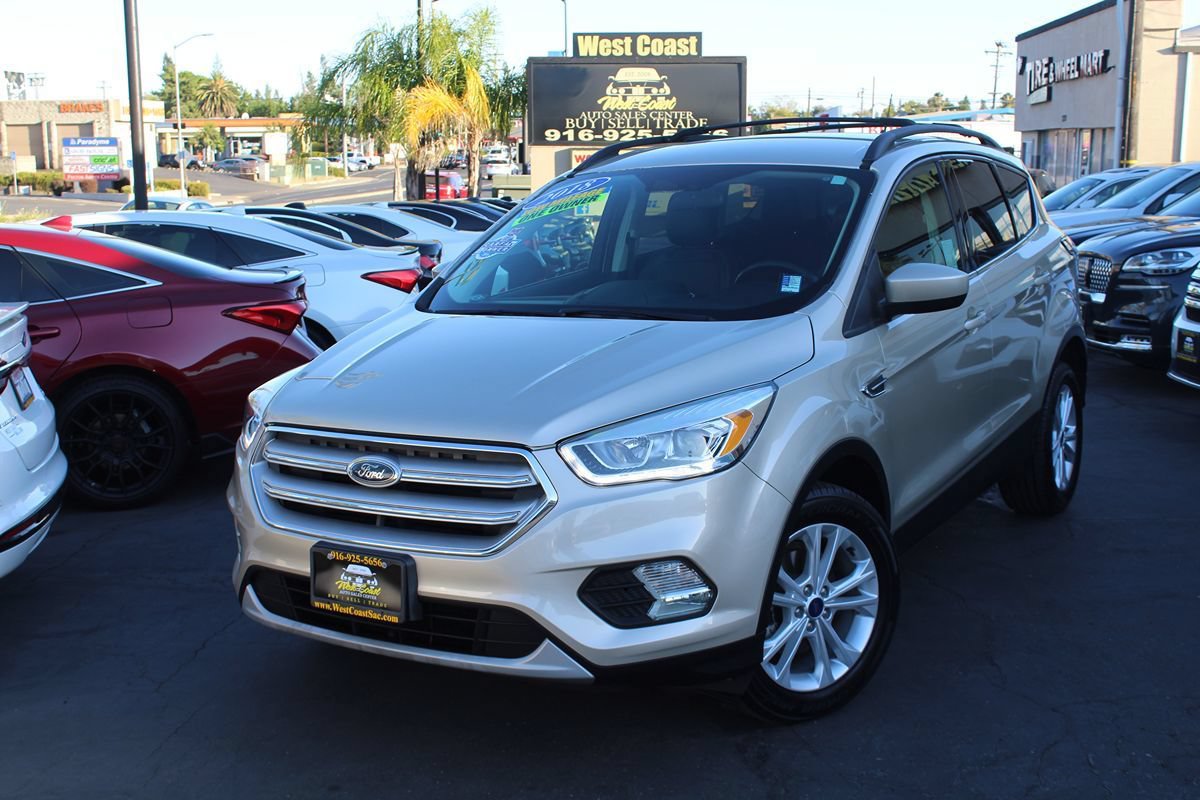 Used 2018 Ford Escape SEL FWD image 40