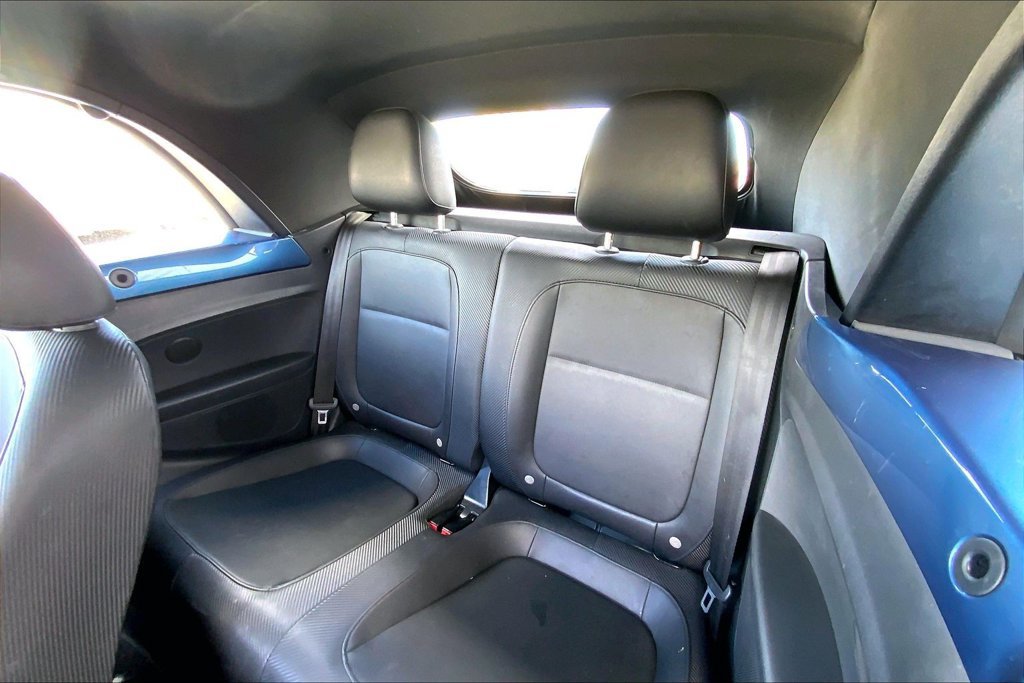 Used 2019 Volkswagen Beetle 2.0T SE FWD image 25