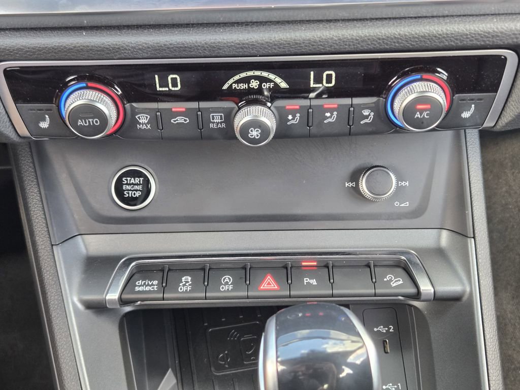 Certified 2025 Audi Q3 2.0T Premium Plus w/ Premium Plus Package image 24