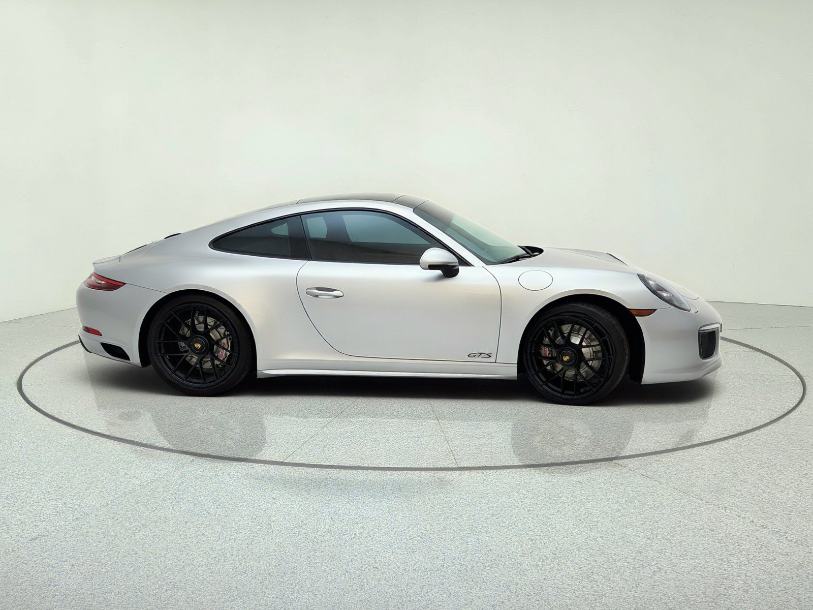 Used 2017 Porsche 911 Carrera GTS RWD image 12