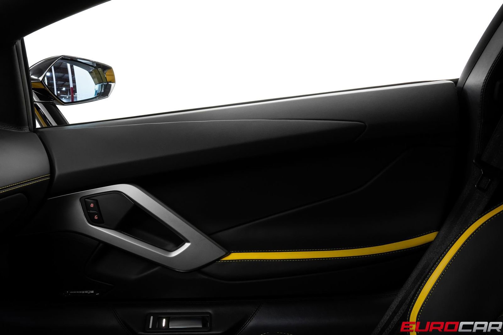 Used 2018 Lamborghini Aventador S image 26