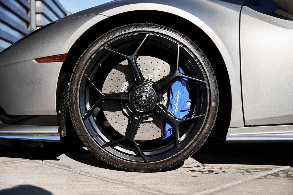 Used 2023 Lamborghini Huracan Tecnica image 3