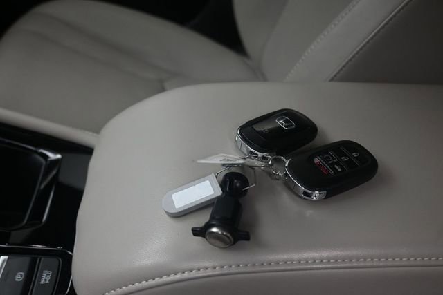 Used 2024 Honda Accord Touring image 9