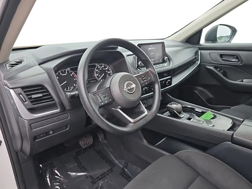 Used 2024 Nissan Rogue S FWD image 13