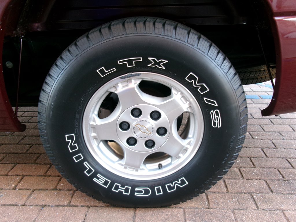 Used 1999 Chevrolet Silverado 1500 LS w/ Firm Ride Suspension Pkg RWD image 33