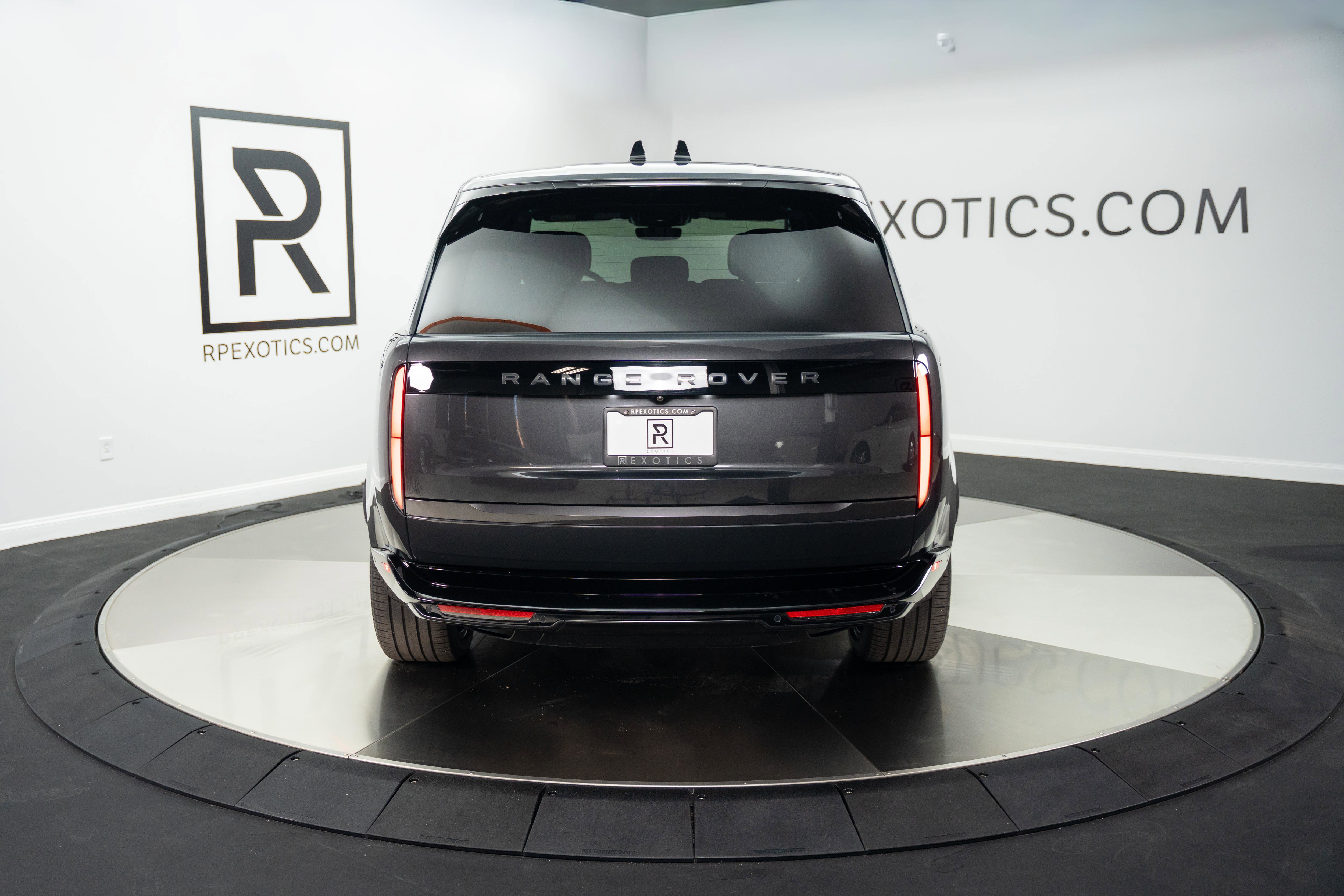 Used 2025 Land Rover Range Rover SE AWD/4WD image 5