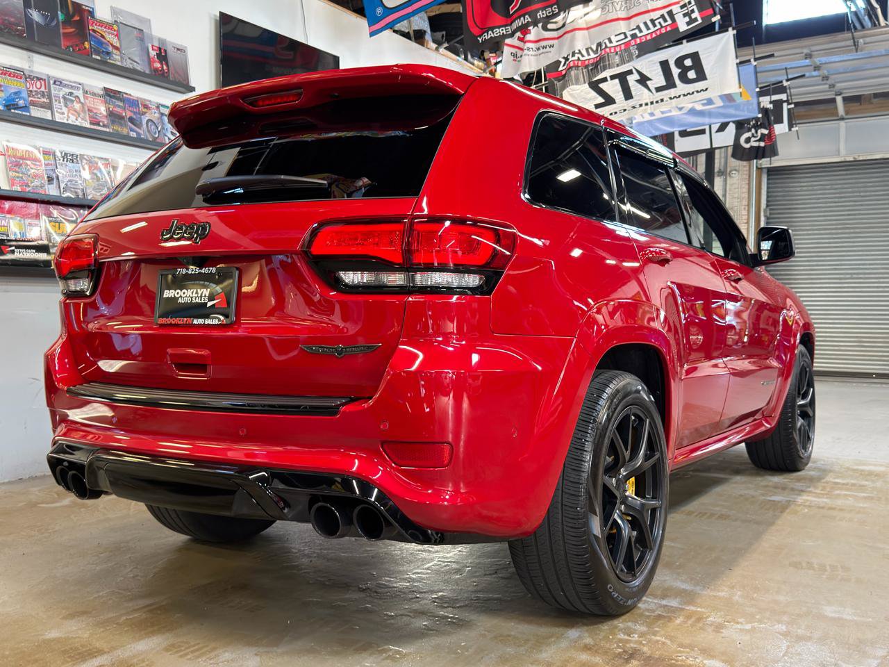 Used 2021 Jeep Grand Cherokee Trackhawk AWD/4WD image 7