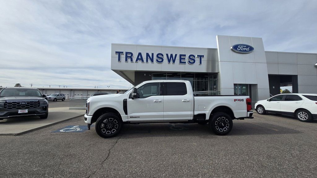 New 2026 Ford F250 Platinum w/ FX4 Off-Road Package AWD/4WD image 4