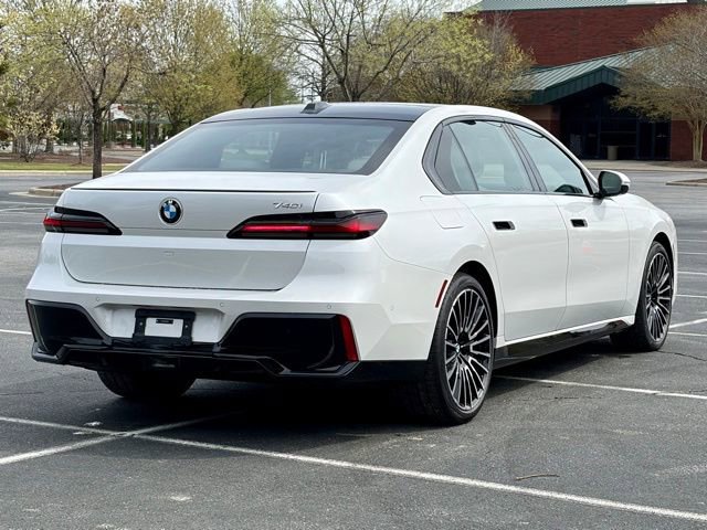 Used 2025 BMW 740i w/ Premium Package image 7