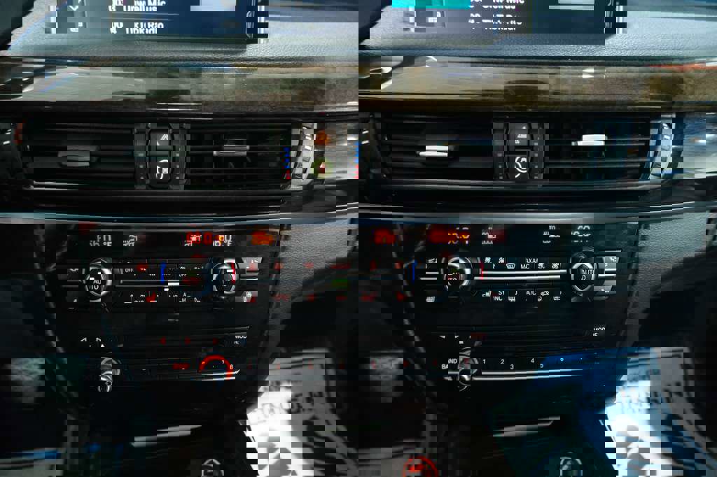 Used 2018 BMW X5 xDrive50i image 28