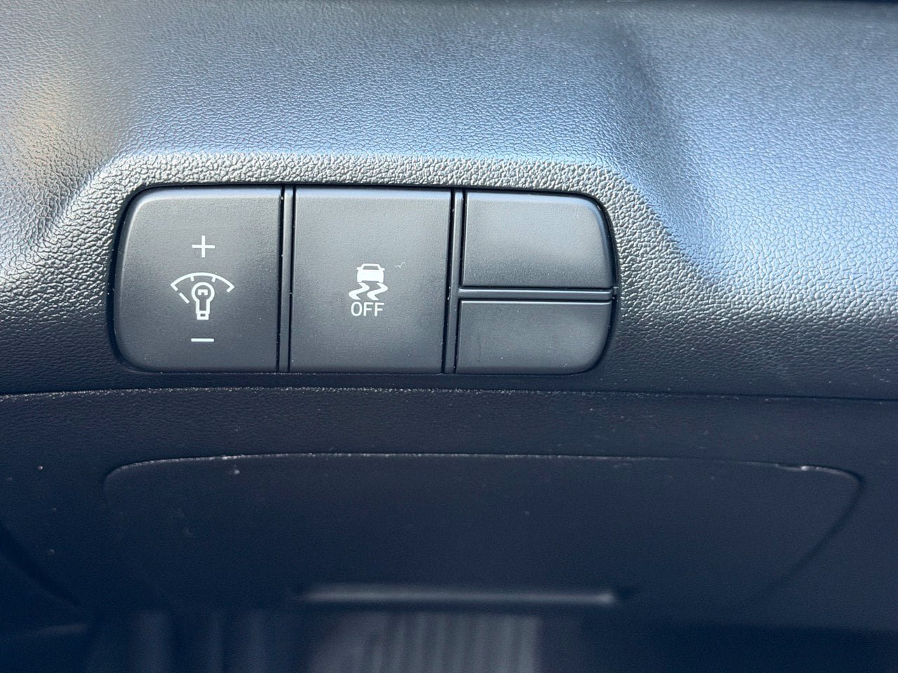 Used 2025 Hyundai Elantra SEL FWD image 18