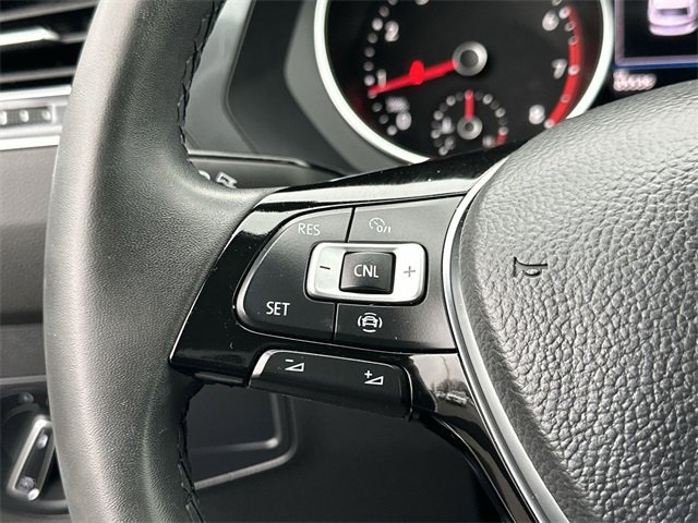 Used 2020 Volkswagen Tiguan SE R-Line image 19