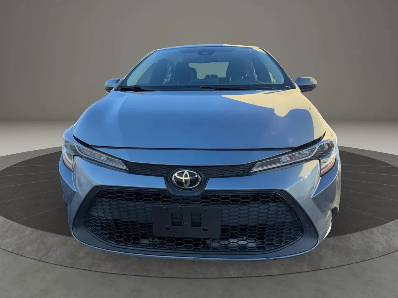 Used 2022 Toyota Corolla LE image 2