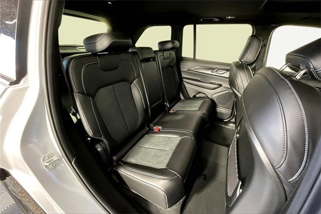 New 2025 Jeep Grand Cherokee Altitude image 11