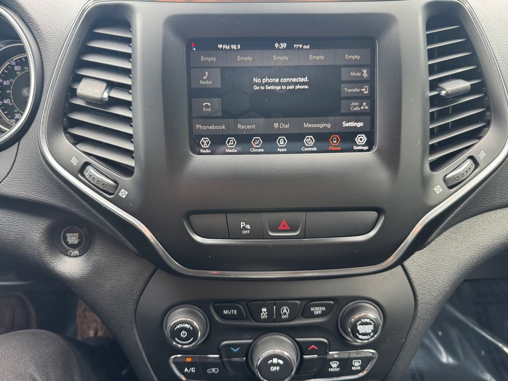 Used 2020 Jeep Cherokee Latitude Plus w/ Cold Weather Group AWD/4WD image 22