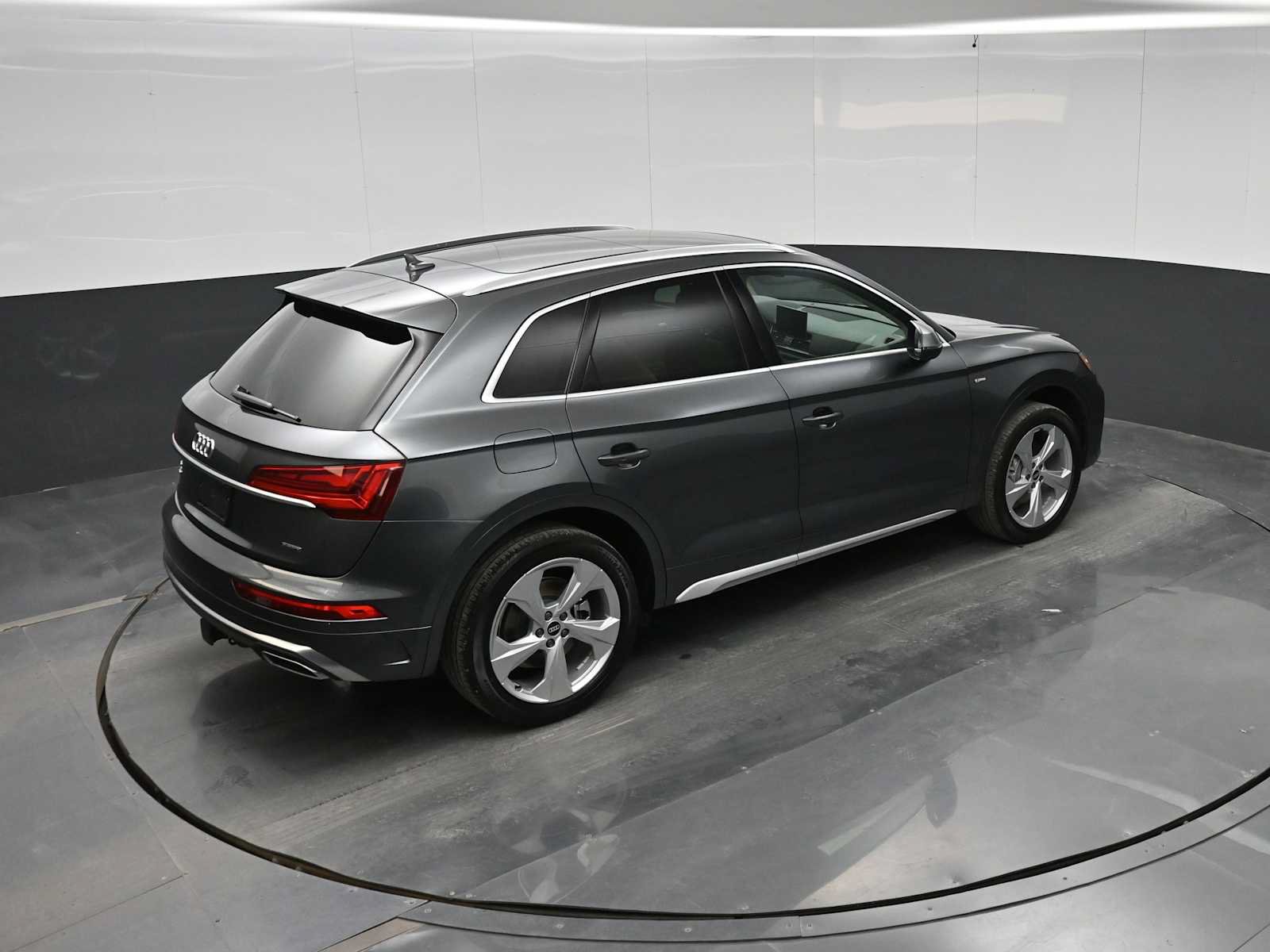 Used 2022 Audi Q5 2.0T Premium Plus w/ Premium Plus Package AWD/4WD image 29