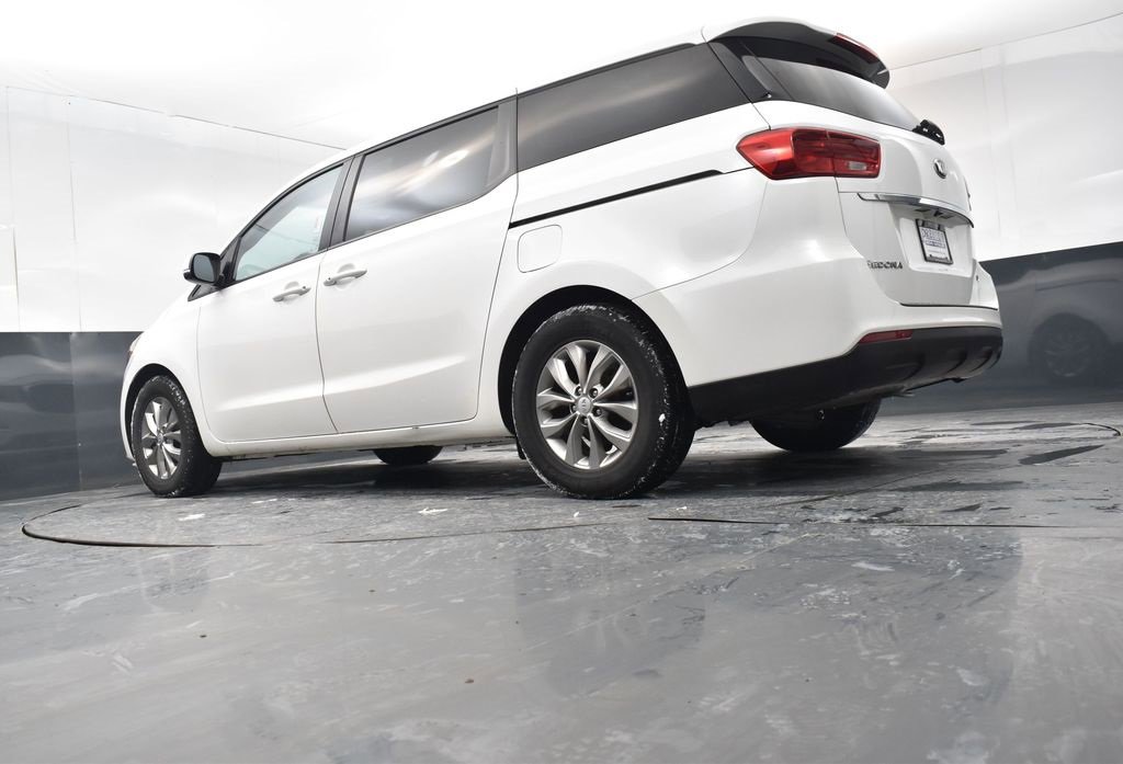 Used 2021 Kia Sedona LX image 18