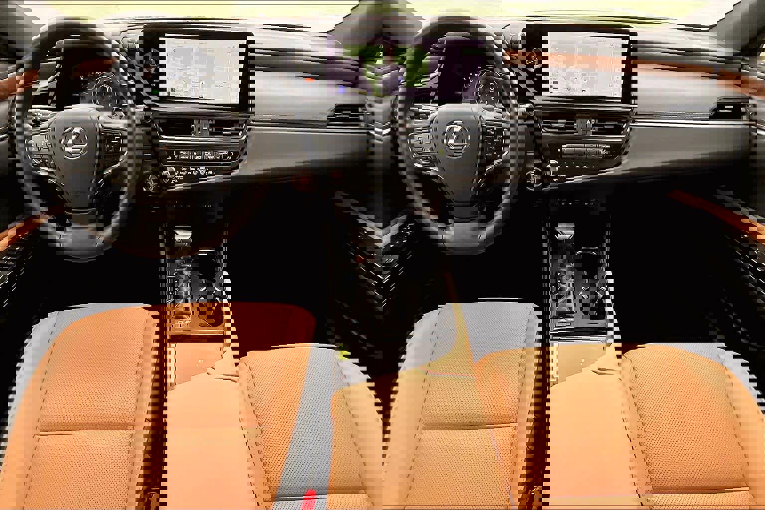 Certified 2025 Lexus ES 300h w/ Premium Package image 16