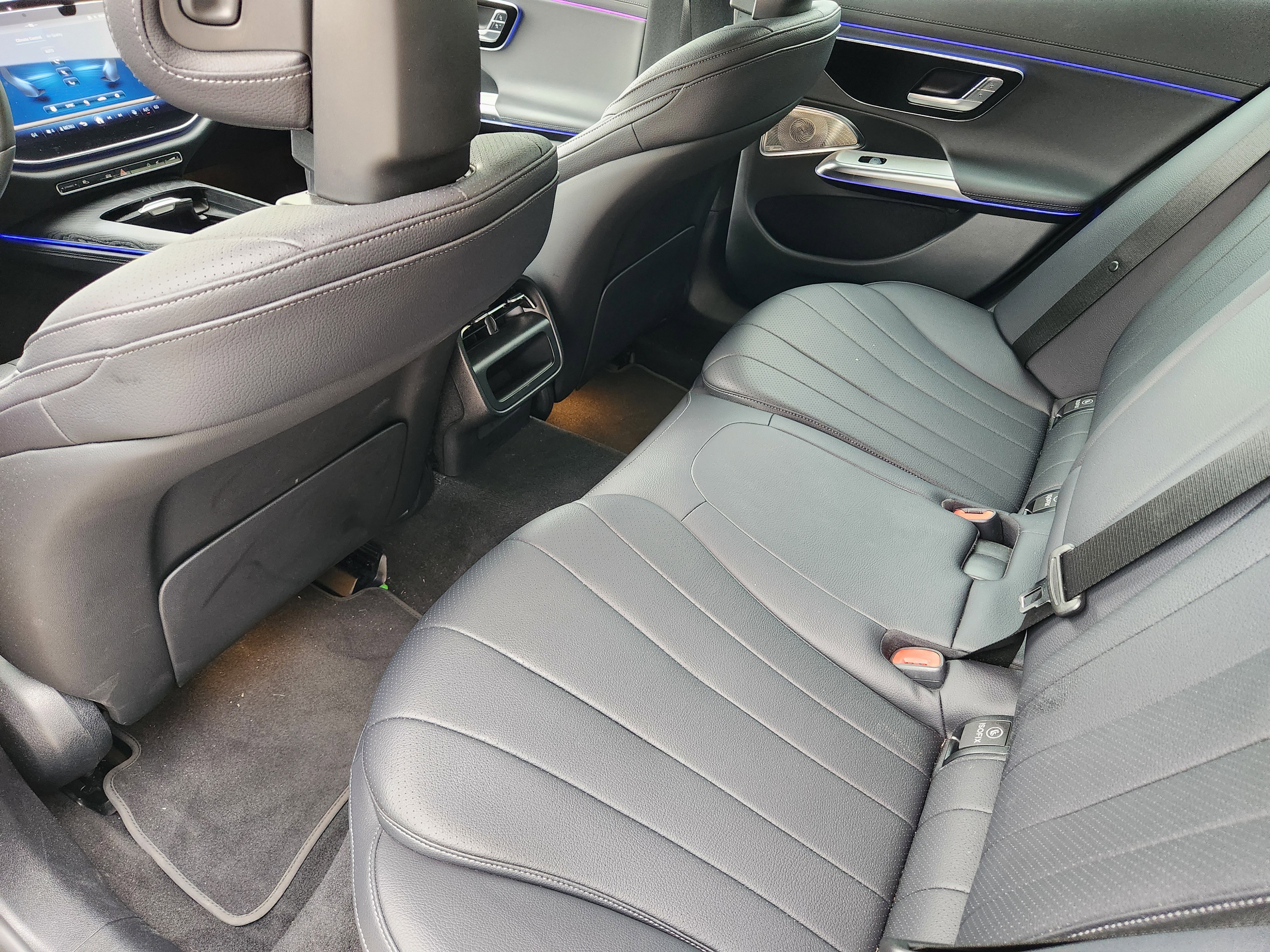 Used 2025 Mercedes-Benz E 350 4MATIC Sedan image 21