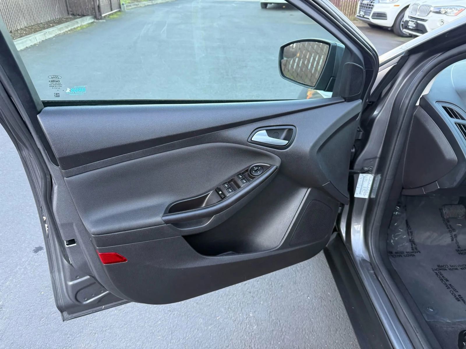 Used 2014 Ford Focus SE w/ SE Sport Package image 9