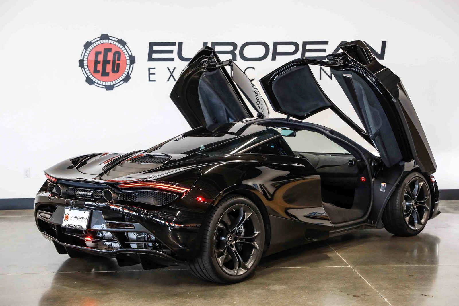 Used 2019 McLaren 720S RWD image 14