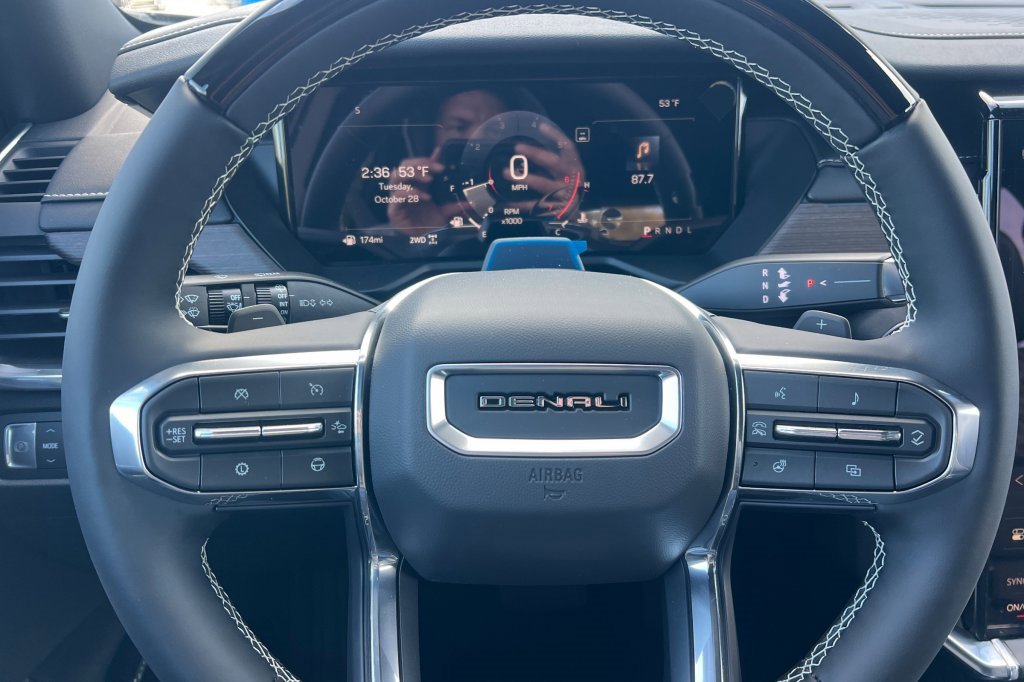 New 2026 GMC Acadia Denali w/ Super Cruise Package image 22