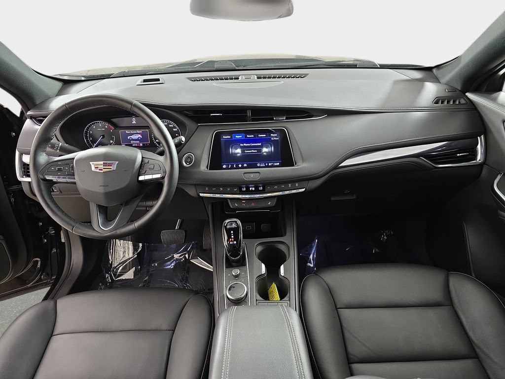 Used 2022 Cadillac XT4 Luxury w/ Cold Weather Package AWD/4WD image 14