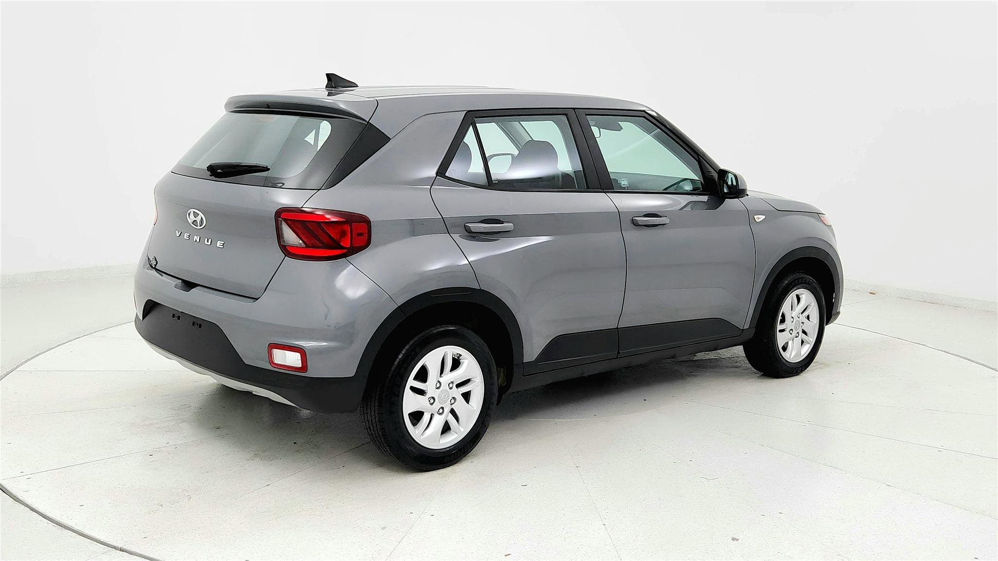 Used 2021 Hyundai Venue SE FWD image 5