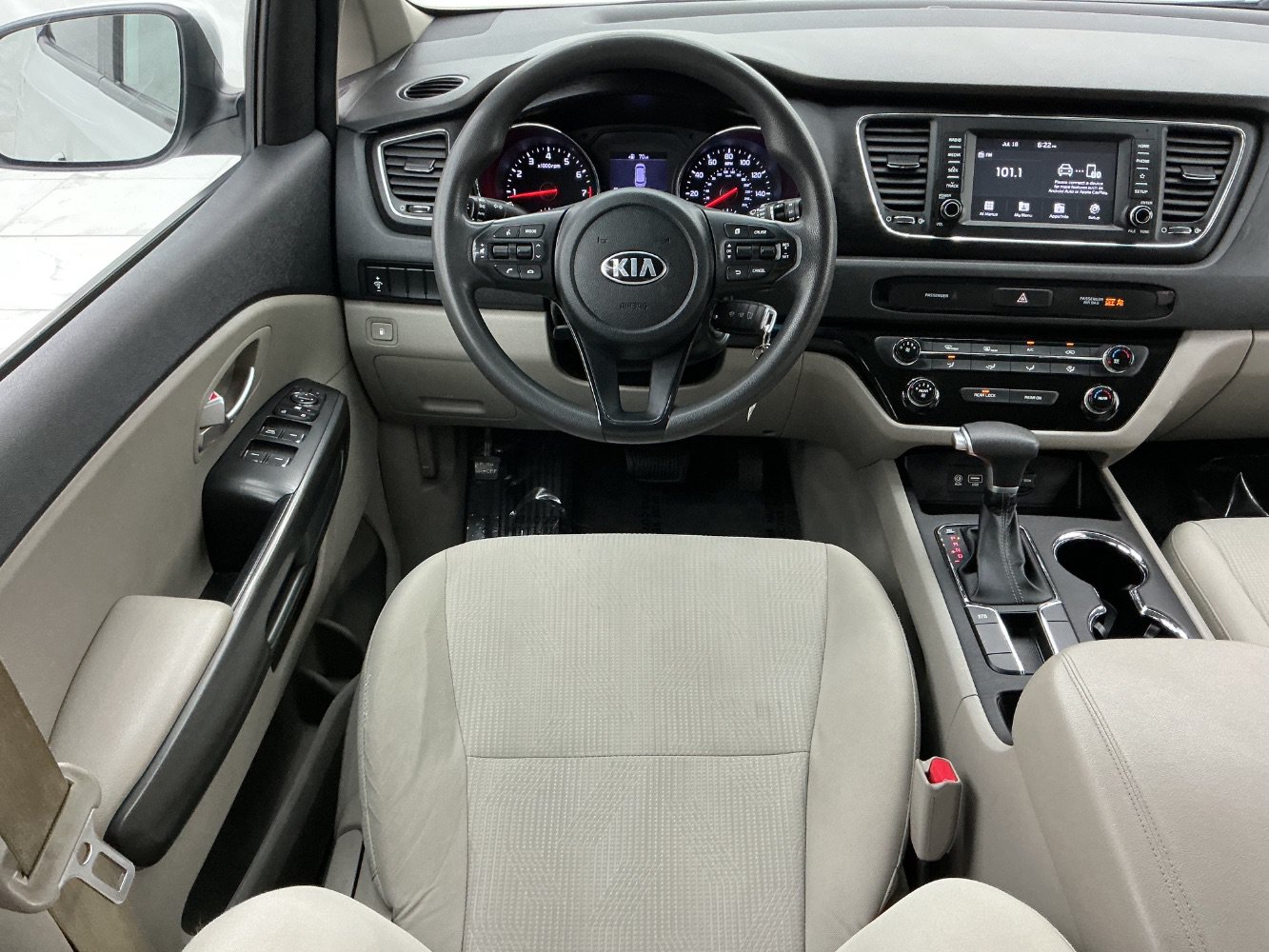 Used 2020 Kia Sedona L FWD image 29