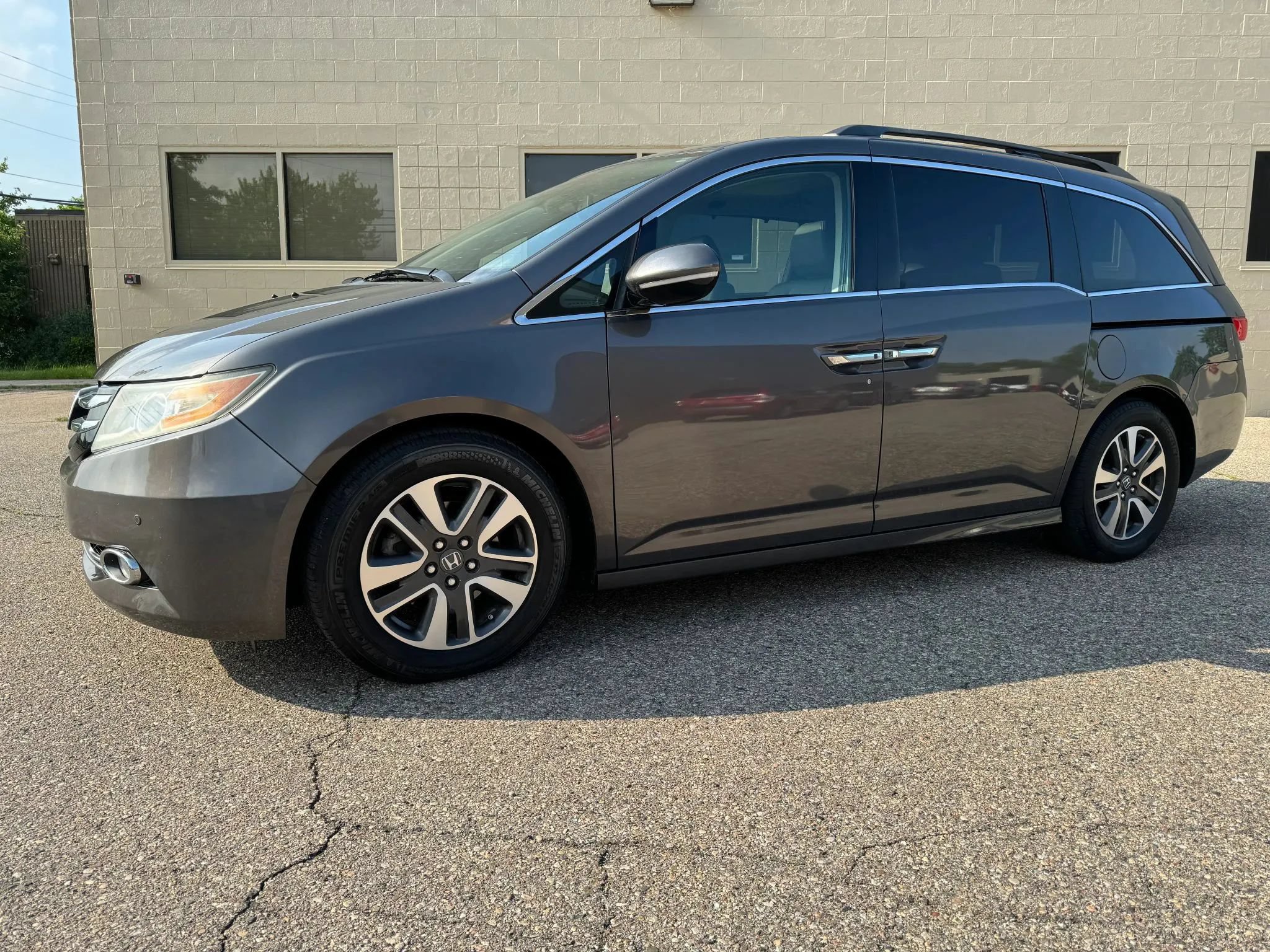 Used 2014 Honda Odyssey Touring image 4