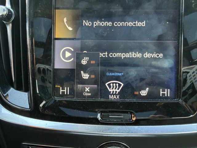 Used 2019 Volvo S60 T6 R-Design image 11