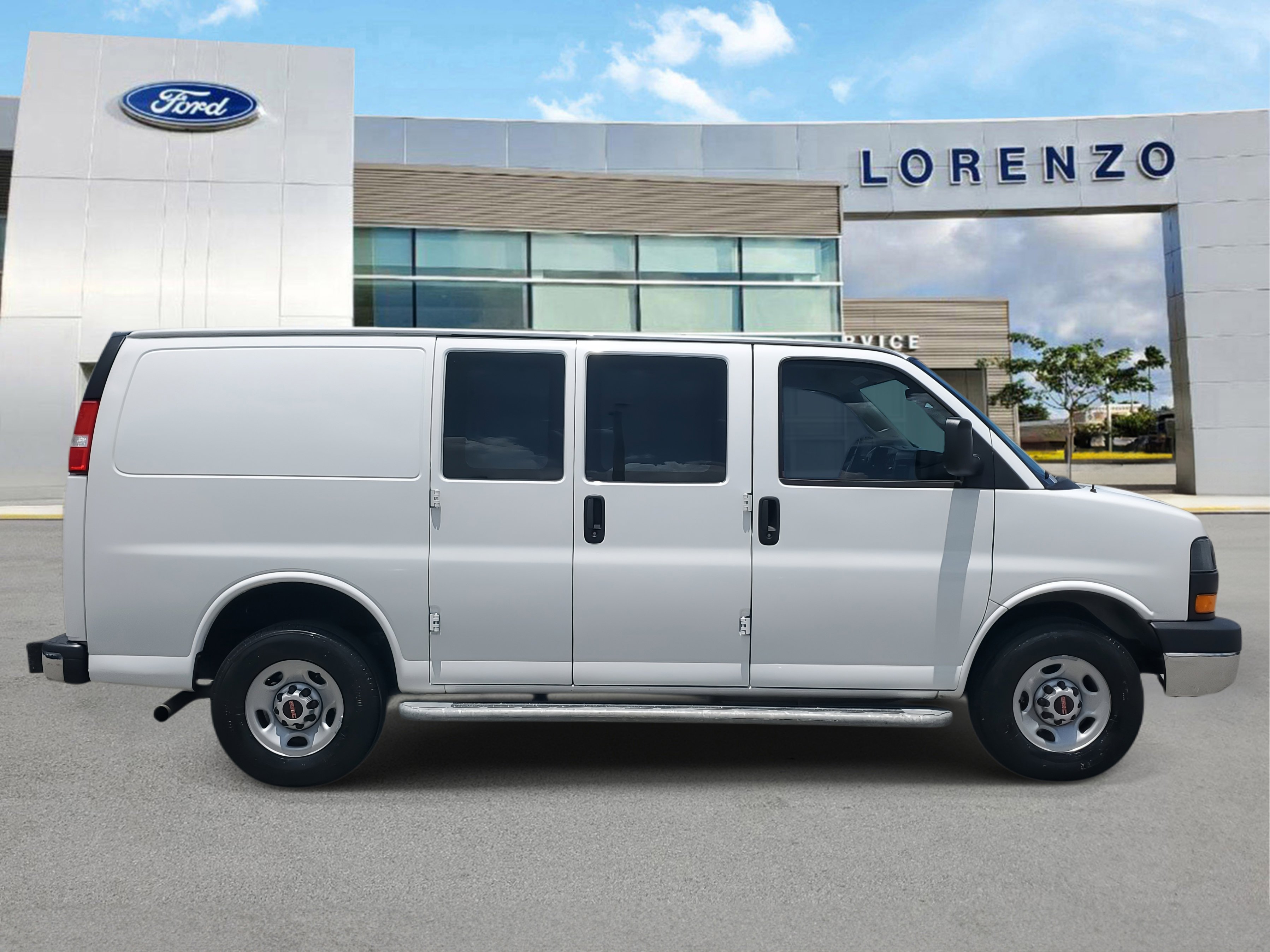 Used 2023 GMC Savana 2500 w/ Driver Convenience Package image 4