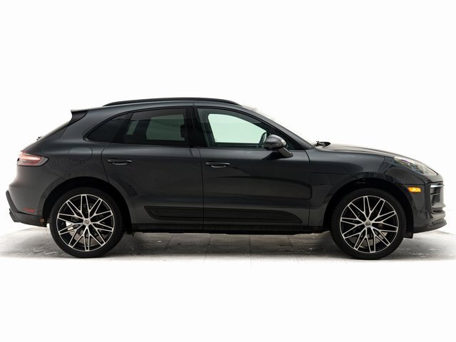 Certified 2025 Porsche Macan image 32