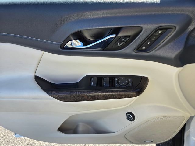 Used 2023 GMC Acadia Denali image 16