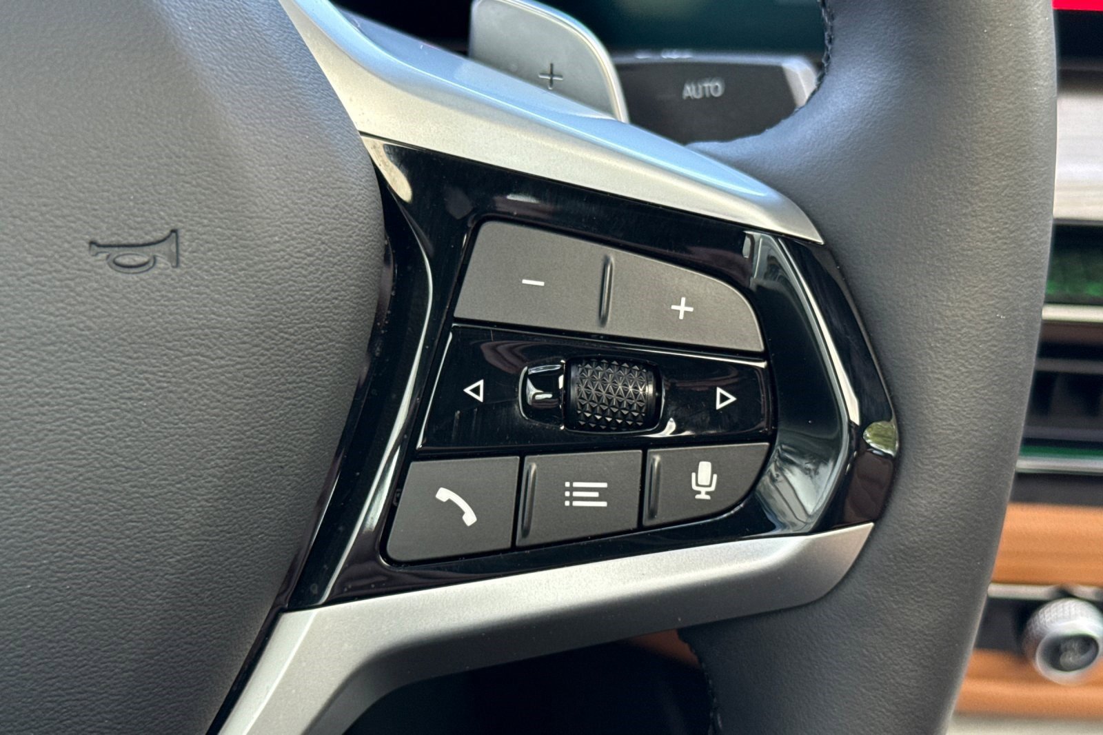 Used 2025 BMW 430i Coupe w/ Convenience Package image 29