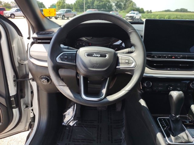 Used 2024 Jeep Compass Limited AWD/4WD image 12