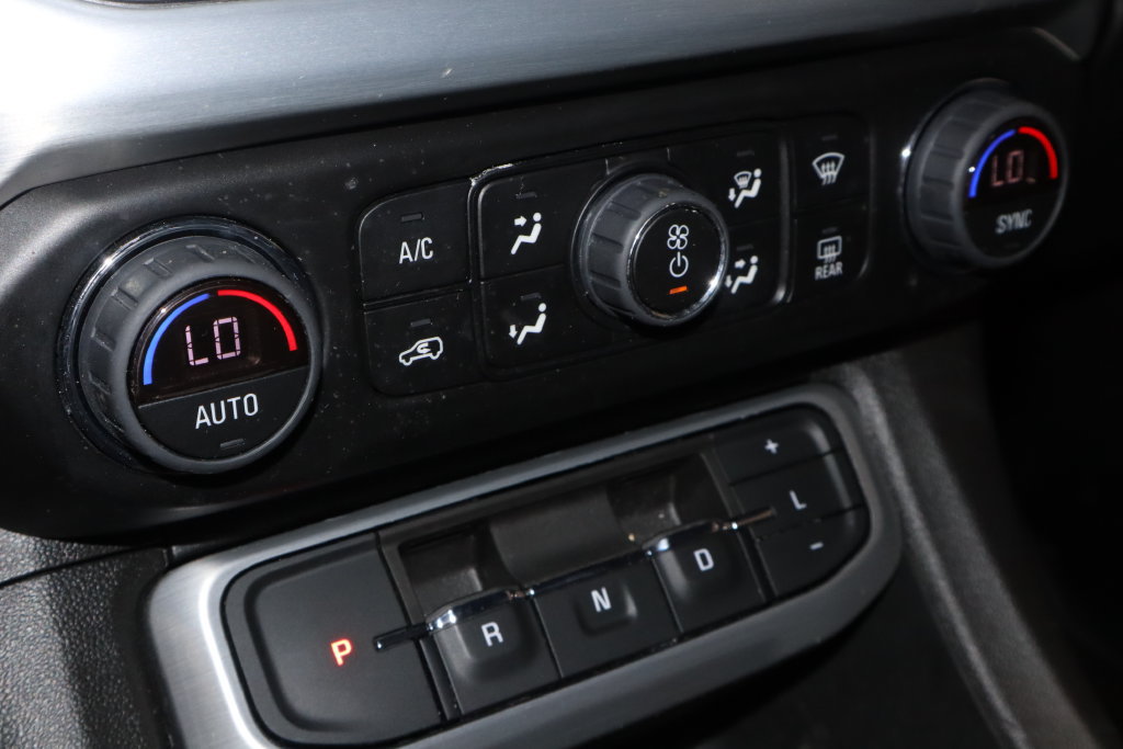 Used 2023 GMC Acadia SLE FWD image 31