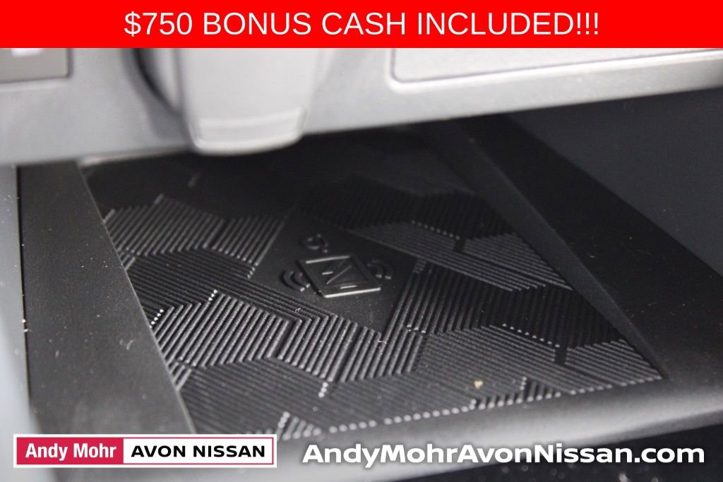 New 2025 Nissan Versa SR w/ Trunk Package image 26