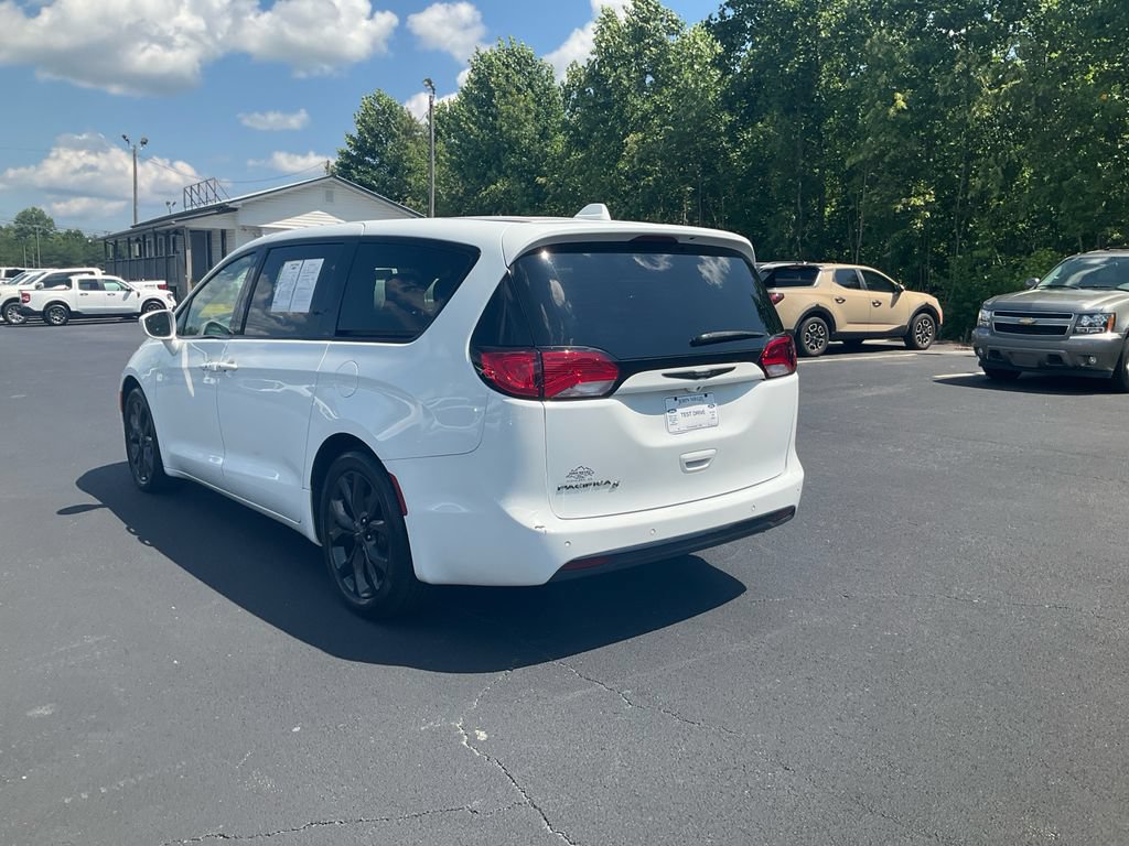 Used 2020 Chrysler Pacifica Touring w/ S Appearance Package FWD image 7