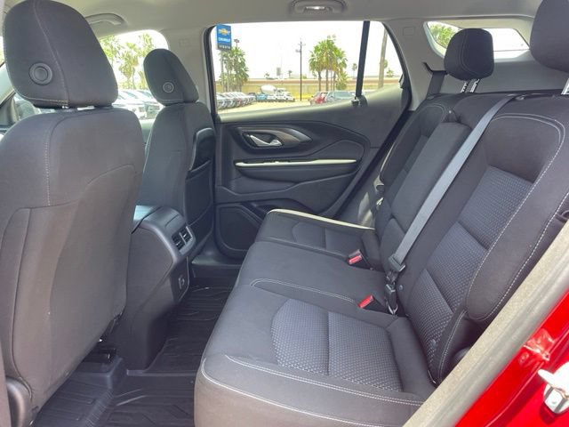 Used 2024 GMC Terrain SLE w/ Driver Convenience Package FWD image 25