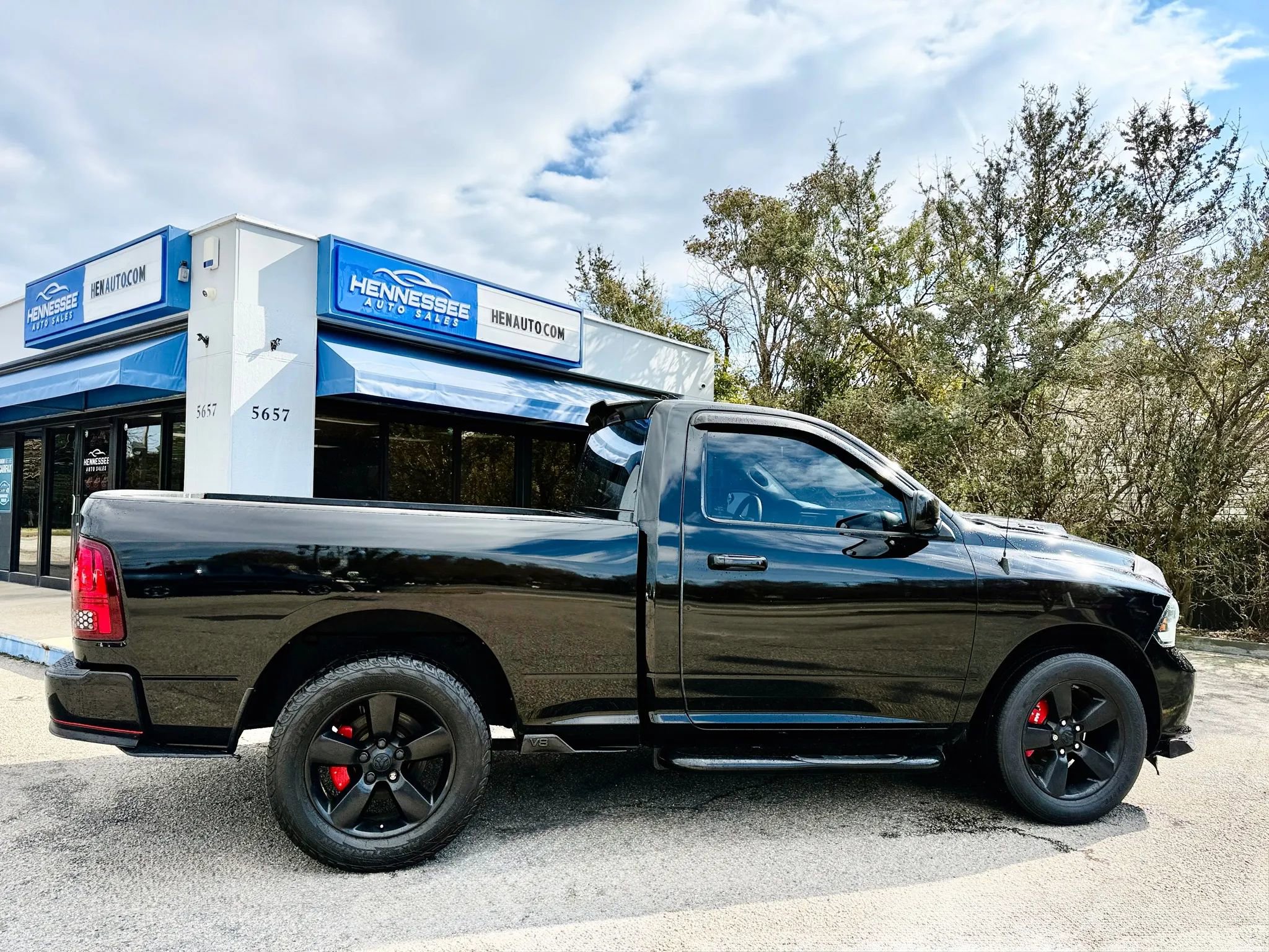 Used 2015 RAM 1500 Express w/ Black Ram 1500 Express Group RWD image 6